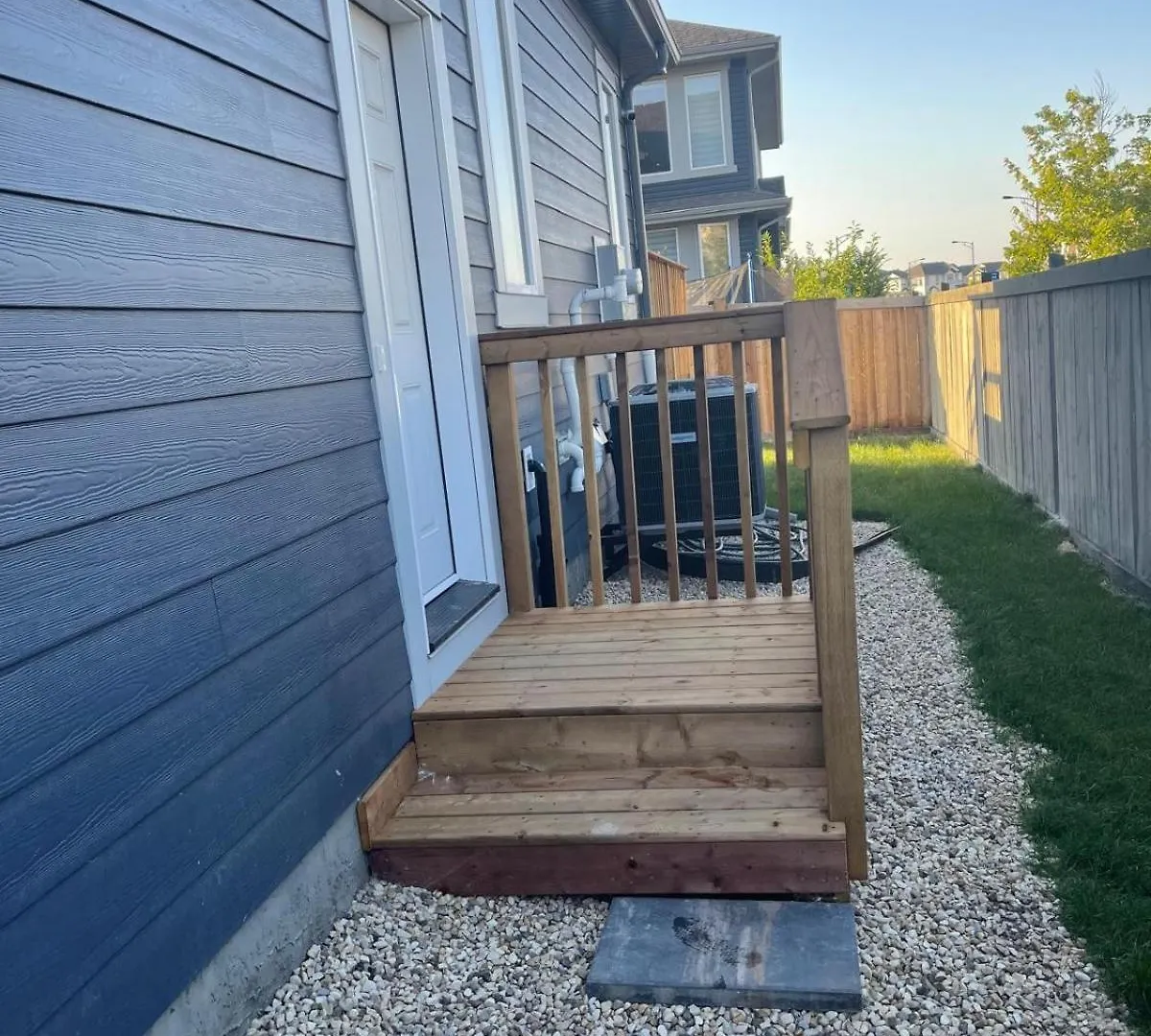 The Cozy Cove - Modern Private Basement Suite With Comfort & Charm, Free Parking, Wifi, Netflix Close To Airport & 18 Minutes To West Edmonton Mall Kanada