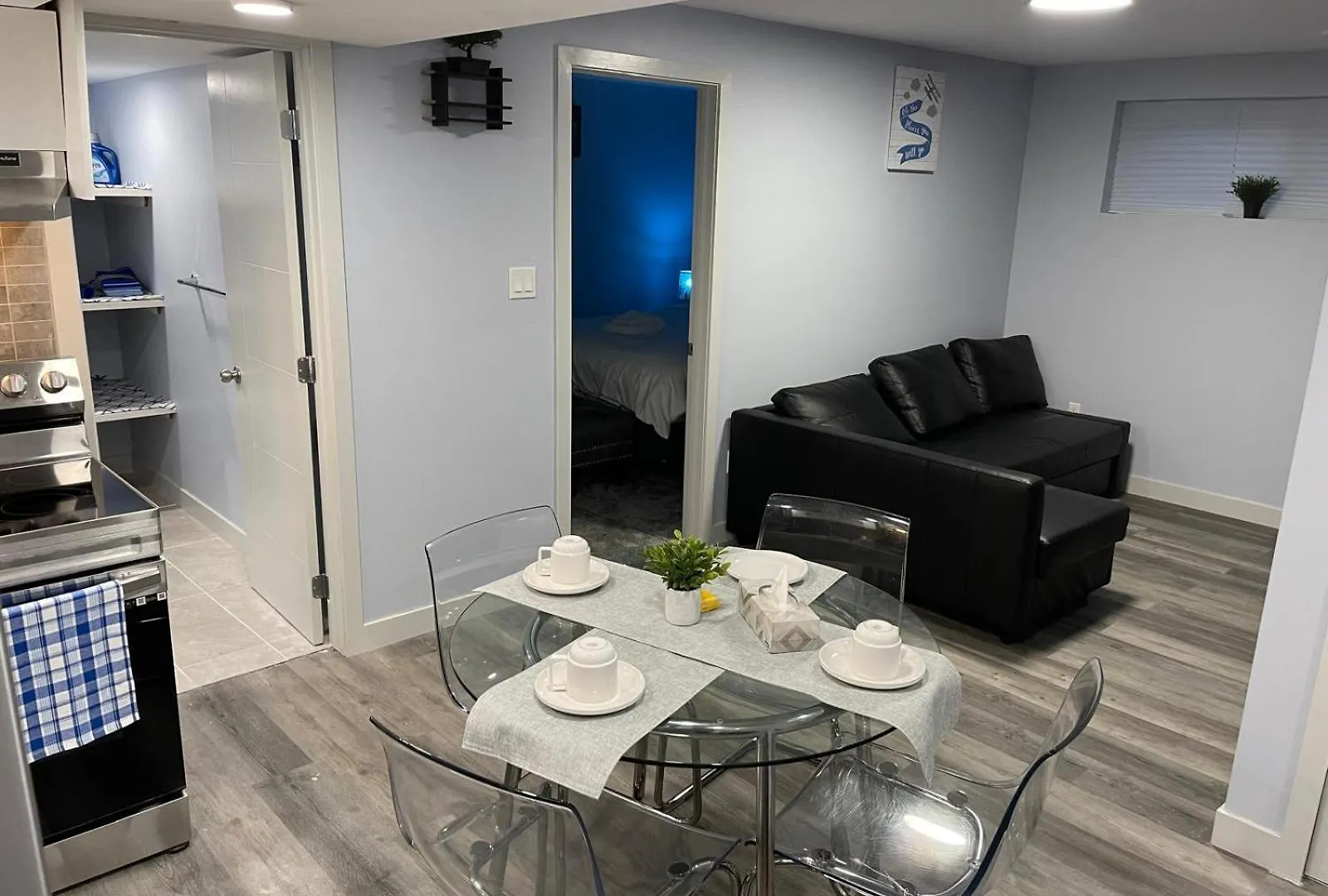 Lägenhet The Cozy Cove - Modern Private Basement Suite With Comfort & Charm, Free Parking, Wifi, Netflix Close To Airport & 18 Minutes To West Edmonton Mall