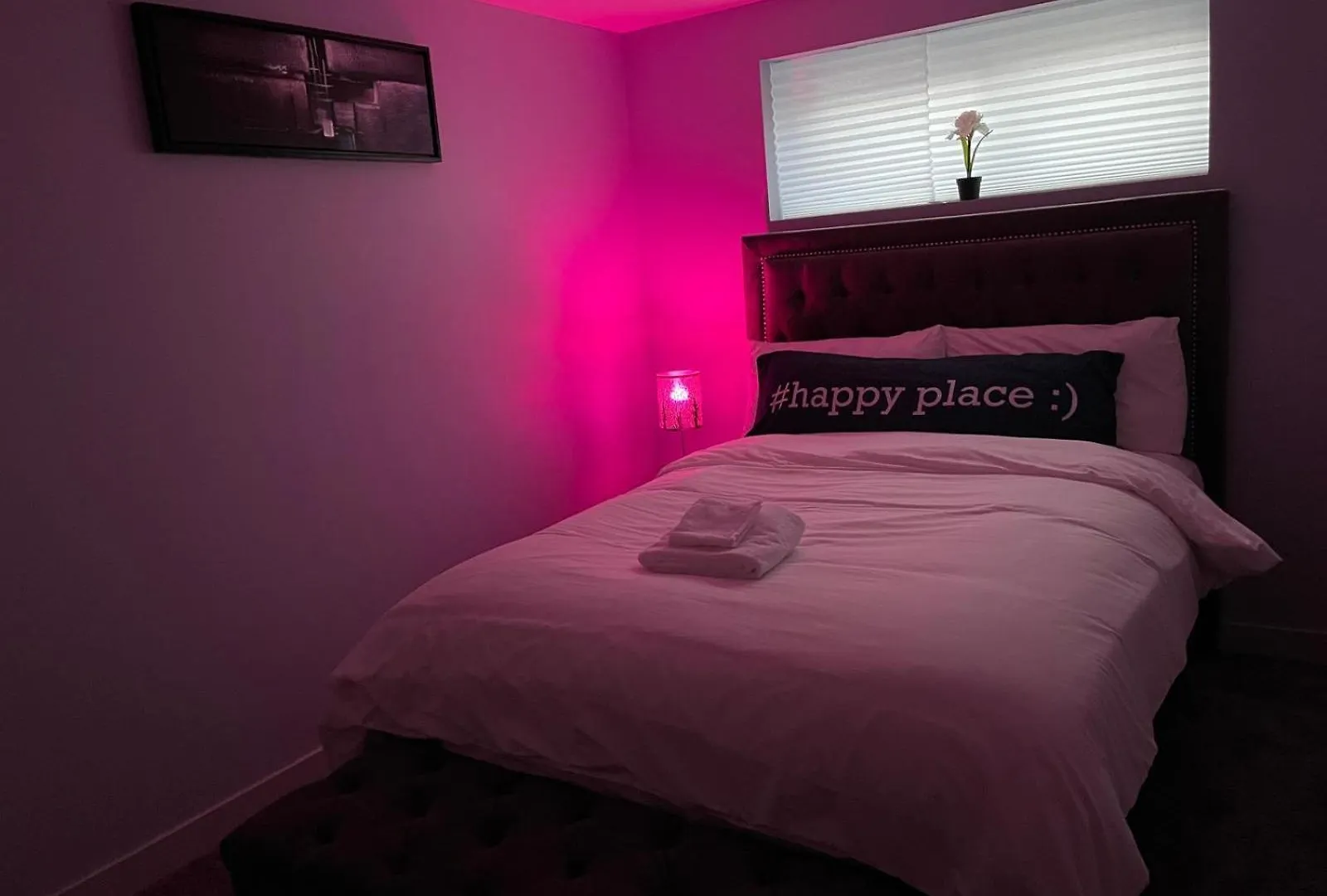 The Cozy Cove - Modern Private Basement Suite With Comfort & Charm, Free Parking, Wifi, Netflix Close To Airport & 18 Minutes To West Edmonton Mall 0*,
