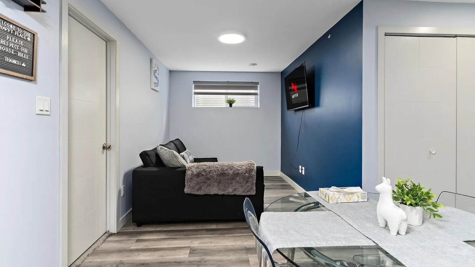 The Cozy Cove - Modern Private Basement Suite With Comfort & Charm, Free Parking, Wifi, Netflix Close To Airport & 18 Minutes To West Edmonton Mall Lägenhet