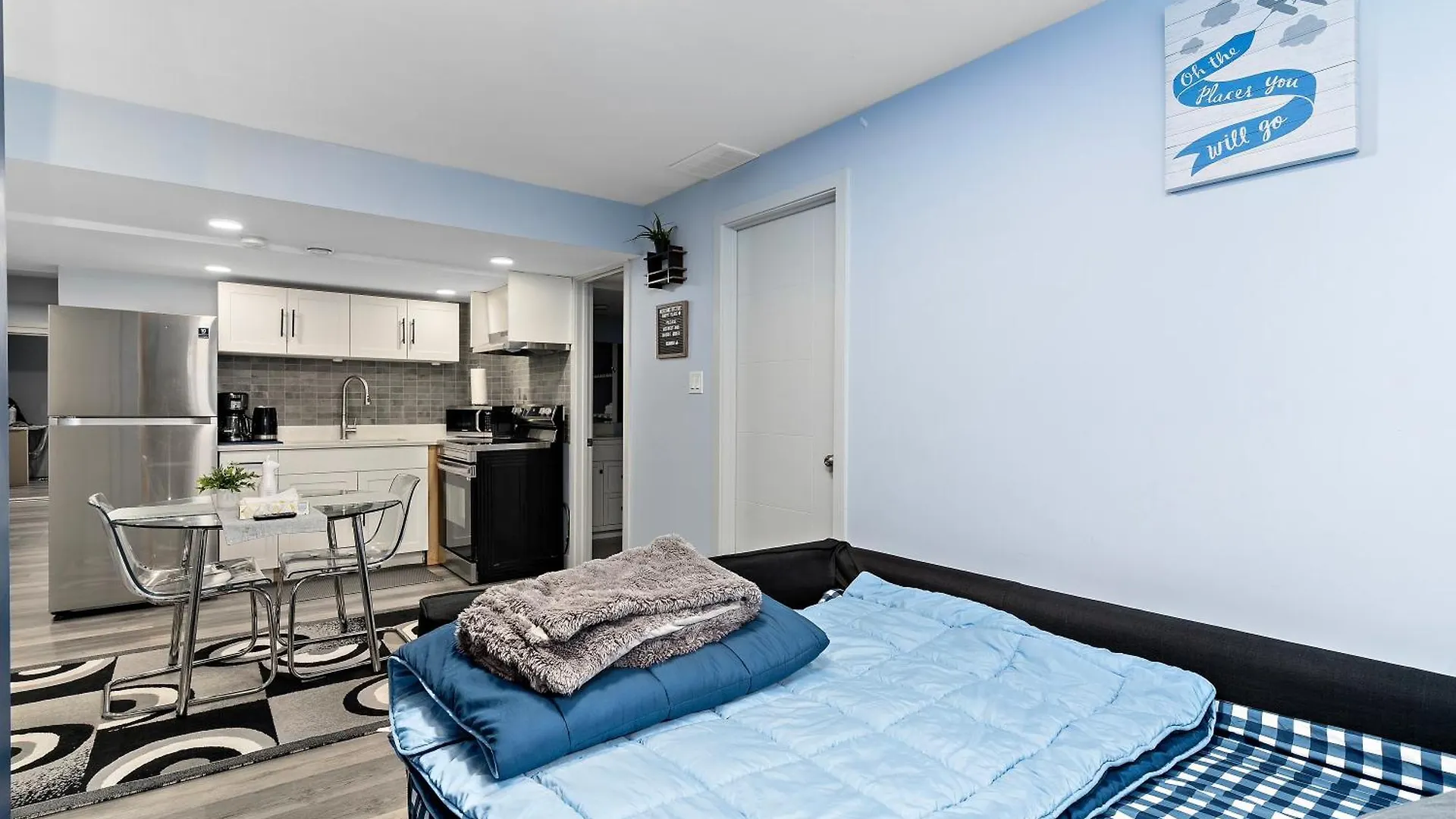 The Cozy Cove - Modern Private Basement Suite With Comfort & Charm, Free Parking, Wifi, Netflix Close To Airport & 18 Minutes To West Edmonton Mall Lägenhet