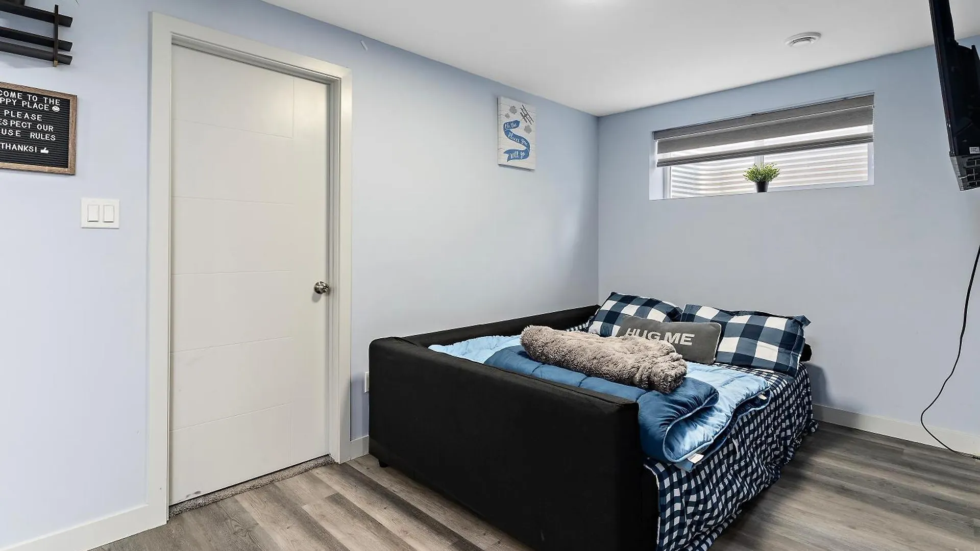 Lägenhet The Cozy Cove - Modern Private Basement Suite With Comfort & Charm, Free Parking, Wifi, Netflix Close To Airport & 18 Minutes To West Edmonton Mall